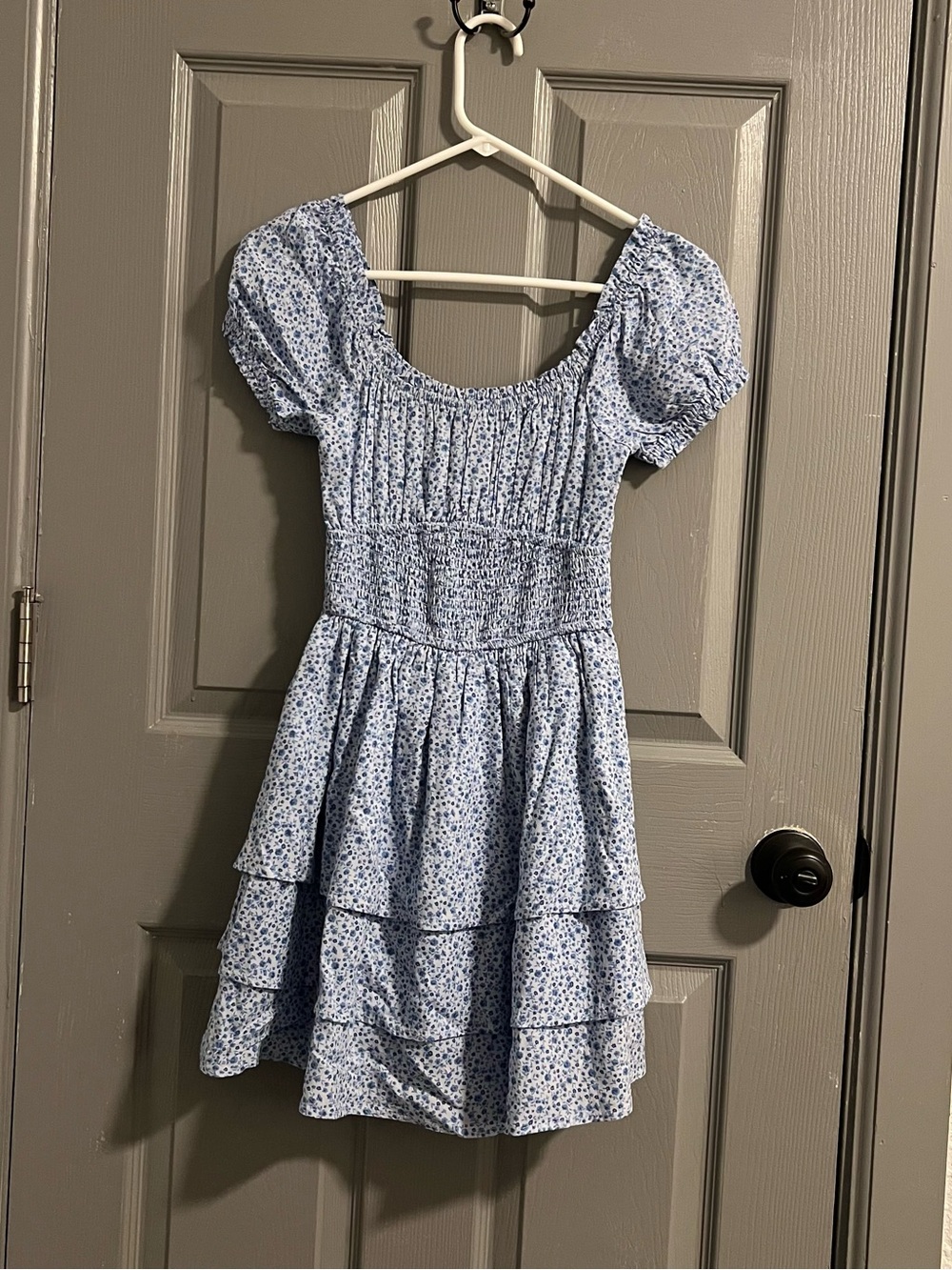 Hollister Blue Floral Smocked Tiered Dress Stretch Hidden Shorts Cottage Picnic